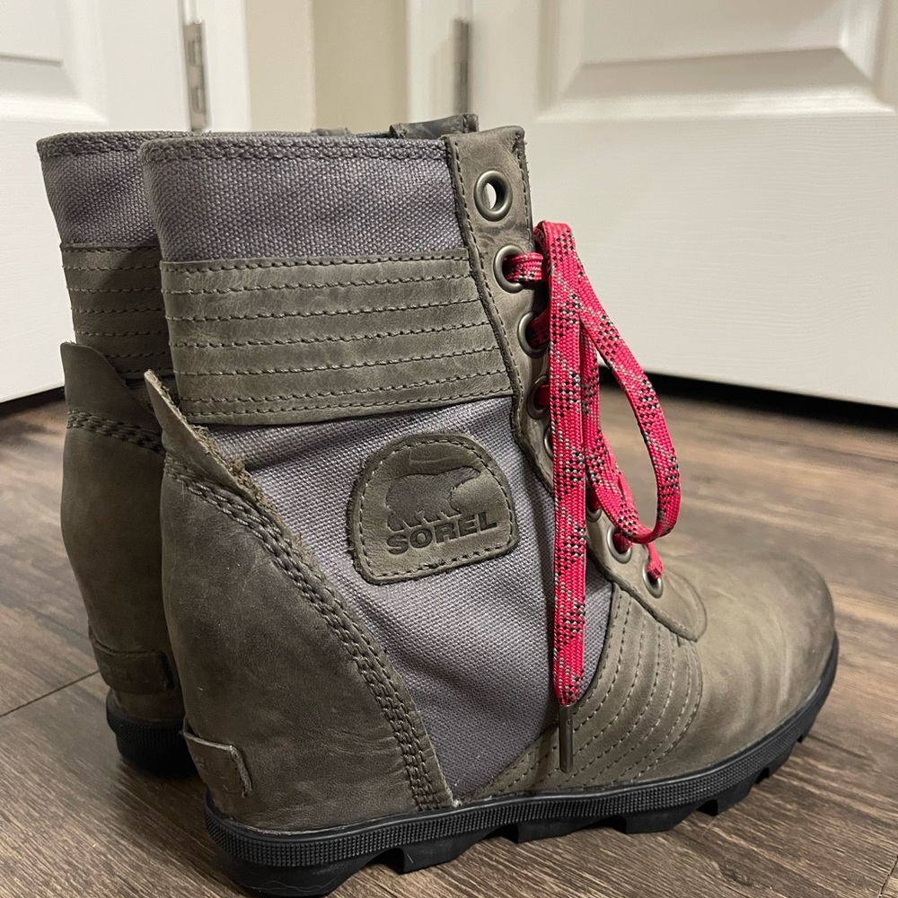Women’s Sorel Wedged Boots | Lexie | Size: 7.5
